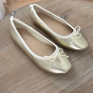 Girls. Size 1. Gold slip on dress shoes. J Crew